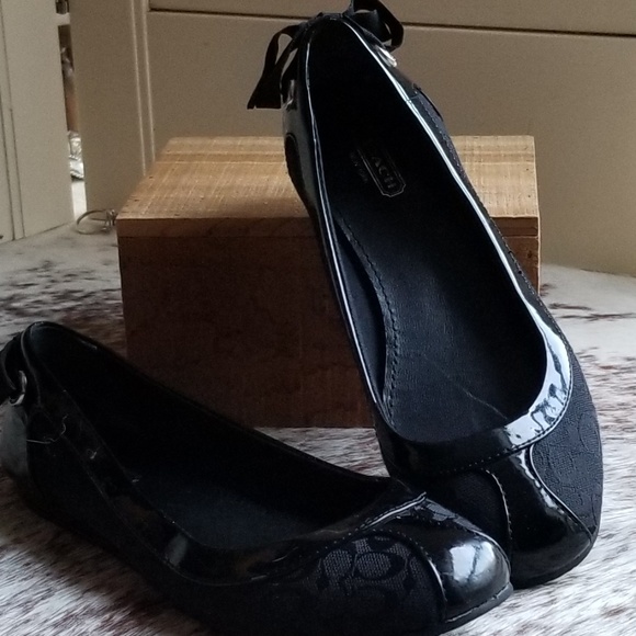 Coach Shoes - Coach Reagan Signature Black Ballet Flats 6.5B